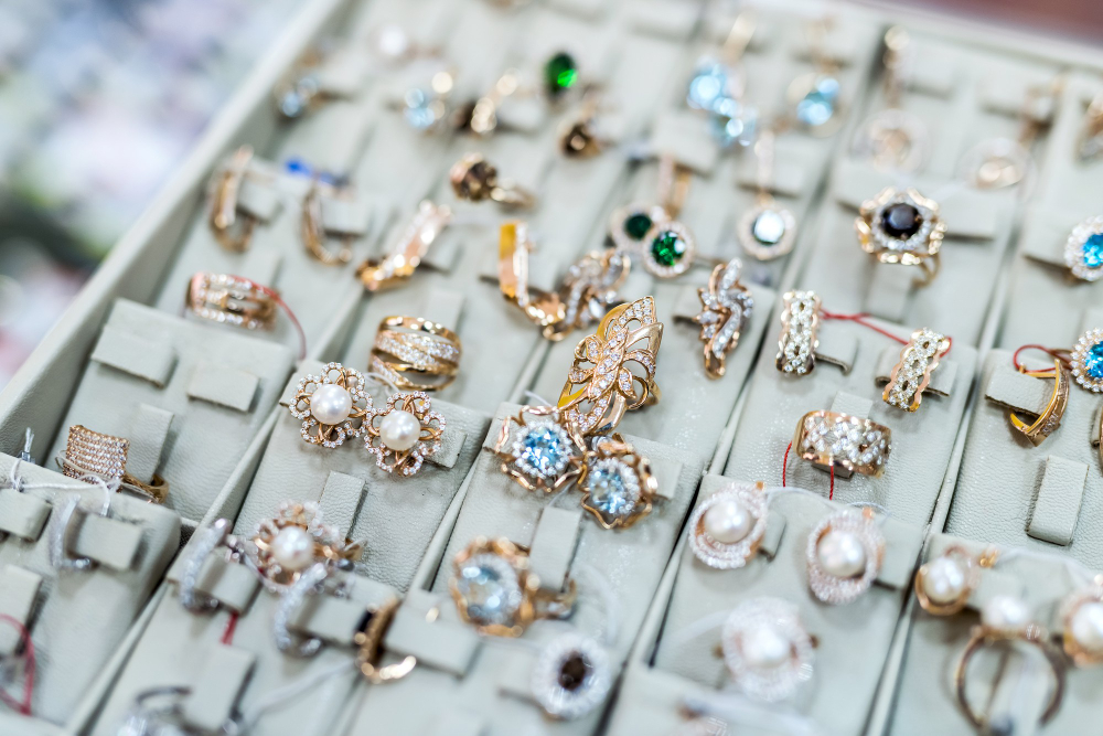 Tips for Finding Trusted Estate Jewelry Buyers